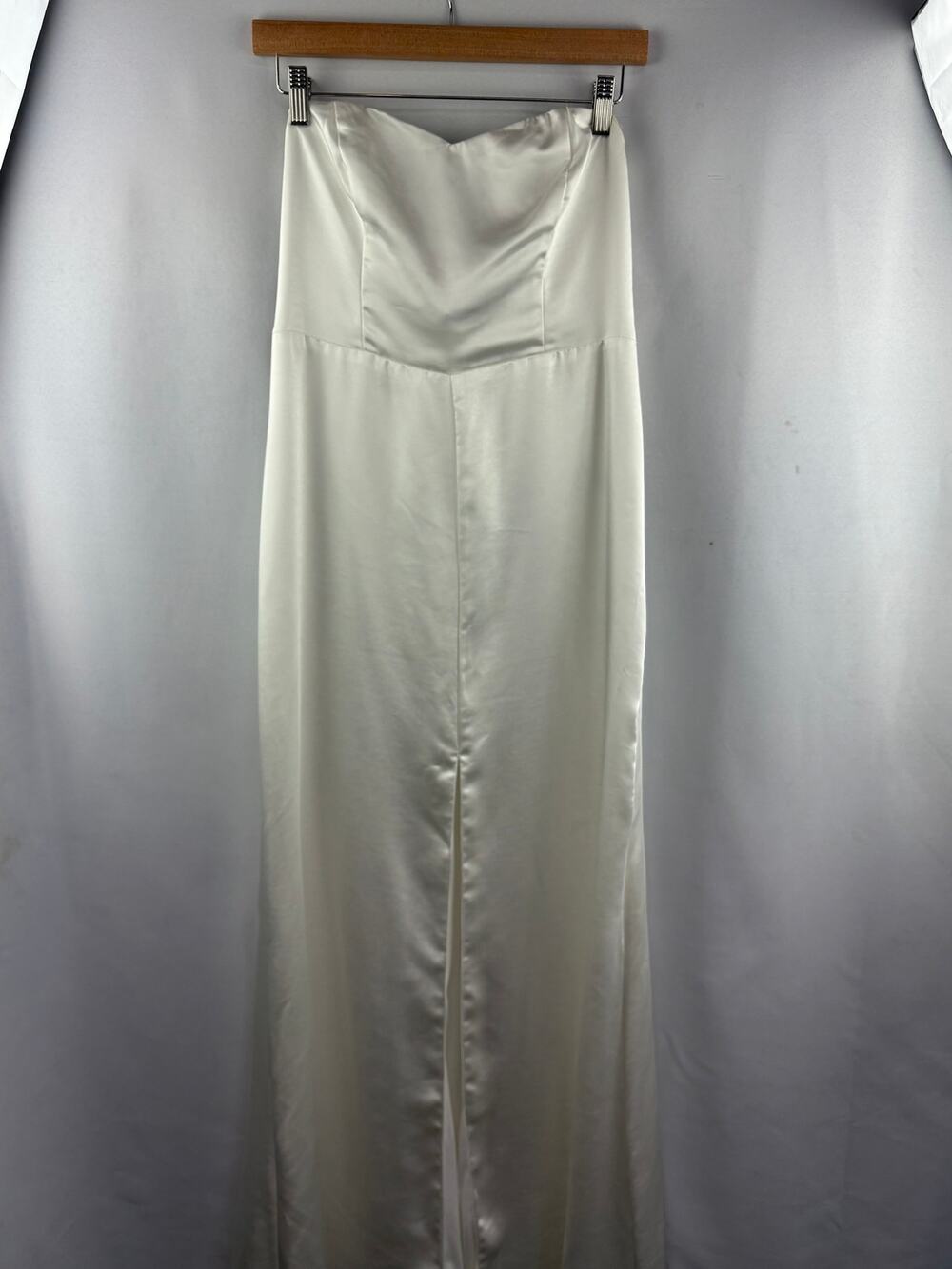 Women’s Lulus Large White Satin Sleeveless Formal Dress
